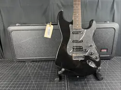 SQUIER BY FENDER STRATOCASTER AFFINITY SERIES ELECTRIC GUITAR W/ HARD CASE