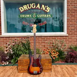 2017 FENDER AMERICAN PROFESSIONAL PRECISION BASS 3-COLOR SUNBURST W/ OHSC