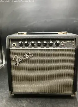FENDER GUITAR AMPLIFIER CABINET