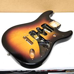 2004 FENDER AMERICAN DELUXE STRATOCASTER ALDER BODY SUNBURST - USA STRAT GUITAR