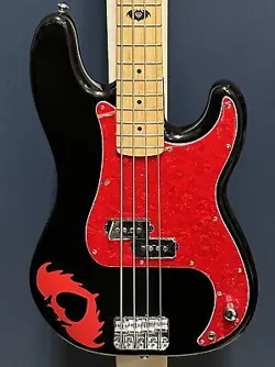 SQUIER BY FENDER PETE WENTZ PRECISION BASS USED MAPLE NECK MAPLE FINGERBOARD