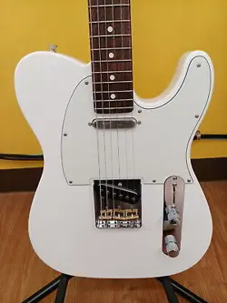 FENDER HYBRID II TELE RW AWT USED 2022 ALDER BODY MAPLE NECK WHITE W/SOFT CASE