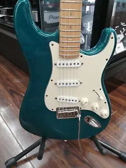 FENDER USA AMERICAN DELUXE STRATOCASTER USED ALDER BODY MAPLE NECK/FINGERBOARD