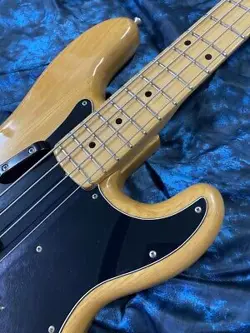 FENDER PRECISION BASS 1975