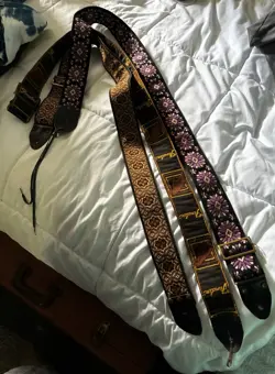 GUITAR STRAPS-
