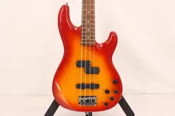 FENDER DELUXE ZONE BASS