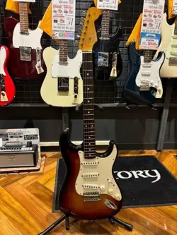 USED 1997-2000 FENDER JAPAN ST STRATCASTER SUNBURST PLAYER GRADE 3.58KG