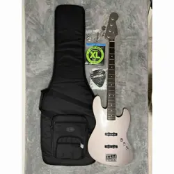 HAND-DELIVERED EXCLUSIVE FENDER JAZZ BASS AERODYNE SPECIAL SET NO.LG551