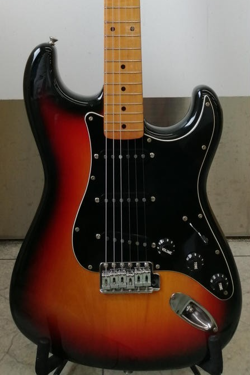 [FENDER JAPAN] ST72-55 3TS STRATOCASTER 3 TONE SUNBURST MADE IN JAPAN 1985 MOD