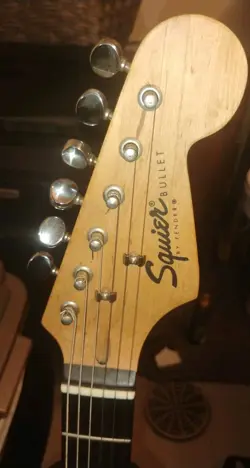 BY FENDER INCLUDES