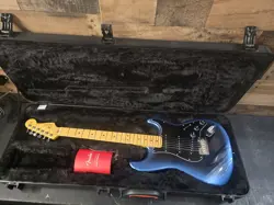 STRATOCASTER WITH CASE