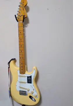 FENDER VINTERA II 70S STRATOCASTER WHITE WHITE SAFE PACKING!