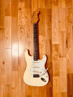 FENDER JAPAN STD-62 STRATCASTER E SERIAL SAFE PACKING!