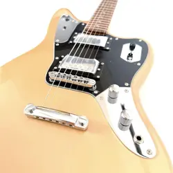 SQUIER FENDER