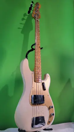 USA FENDER VINTAGE ELECTRIC BASS V SERIAL CURRENT CONDITION SAFE PACKING!