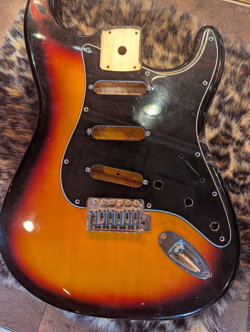 GENUINE FENDER SQUIER  'STRAT' GUITAR BODY 3CLR SUNBURST CIRCA 2009 STRATOCASTER