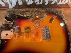 GENUINE FENDER SQUIER