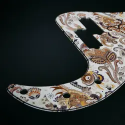 BASS PICKGUARD PAISLEY