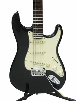 SQUIER BY FENDER STANDARD STRATOCASTER BLACK2011 ELECTRIC GUITAR ST TYPE