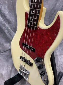 FENDER JAPAN JB62 USED 1997-2000 BASSWOOD BODY ROSEWOOD FINGERBOARD WHITE