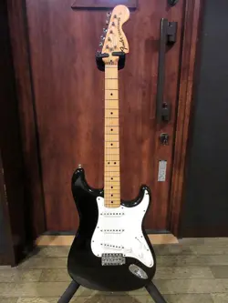 FENDER 1975 STRATOCASTER BLACK MAPLE