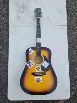 SQUIRE BY FENDER SA-105 ACOUSTIC GUITAR