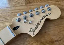 MAPLE STRATOCASTER LOCKING