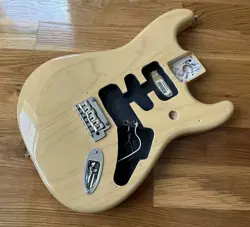 2016 DELUXE STRATOCASTER