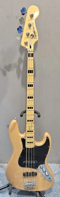 SQUIER BY FENDER 4-STRING ELECTRIC JAZZ BASS GUITAR WITH GIG BAG