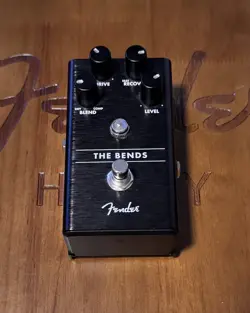 USED - FENDER THE BENDS COMPRESSOR GUITAR BASS PEDAL