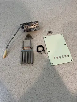 FENDER  SYNCHRONIZED TREMELO USA COMPLETE WITH BACK COVER