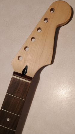 MIGHTY MITE STRATOCASTER NECK DEEP HEEL 22 FRET FENDER LIC STRAT FACTORY SECOND