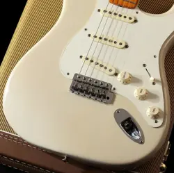 JOHNSON STRATOCASTER BY