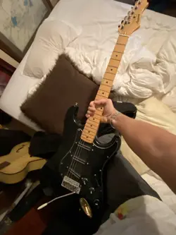 FENDER LOCKING TUNERS