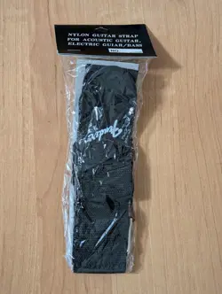 FENDER-BRANDED NYLON GUITAR STRAP FOR ACOUSTIC GUITAR, ELECTRIC GUITAR/BASS