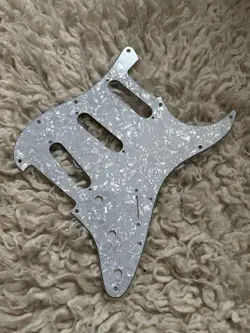 PICKGUARD-FENDER