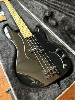 2011 FENDER ROGER