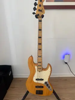 VINTAGE 1975 FENDER JAZZ BASS  NATURAL FINISH  SERIAL #378789