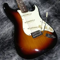 ST62-TX STRATOCASTER 3-TONE