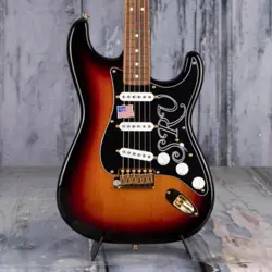 FENDER STEVIE RAY VAUGHAN STRATOCASTER, 3-COLOR SUNBURST