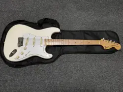 68 STRATOCASTER LARGE
