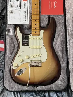 STRATOCASTER LEFT-HANDED
