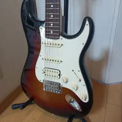 PERFORMER STRATOCASTER CORONA