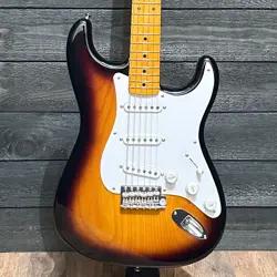 FENDER 70TH ANNIVERSARY AMERICAN VINTAGE II 1954 STRATOCASTER USA ELECTRIC