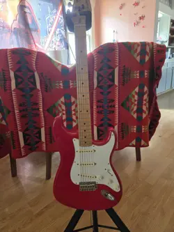 FENDER MADE IN JAPAN TRADITIONAL  STRATOCASTER FIESTA RED