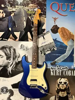 FENDER AMERICAN ULTRA STRAT HSS COBRA BLUE USED ELECTRIC GUITAR WITH HARD CASE