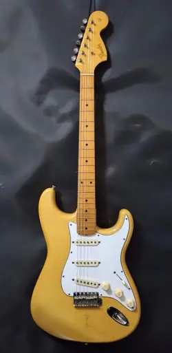 FENDER JAPAN ST68 1986 (NO250827)