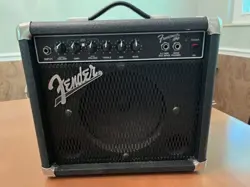 FENDER FRONTMAN REVERB GUITAR AMP 38 W 120V~60HZ TYPE PR 241. TESTED. NICE !