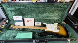 ELECTRIC GUITAR FENDER JAPAN EXTRAD STRATOCASTER TWO-TONE SUNBURST 1989 + CASE