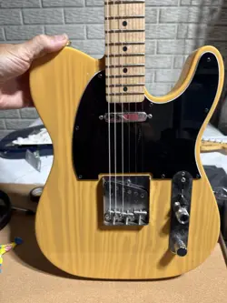 6-STRING BUTTERSCOTCH BLONDE